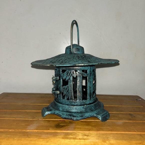 Vintage Cast Iron Japanese Asian Pagoda  Lantern Garden Decor - Picture 2 of 12